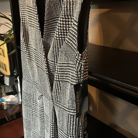 NWT houndstooth jumpsuit - Picture 4 of 5